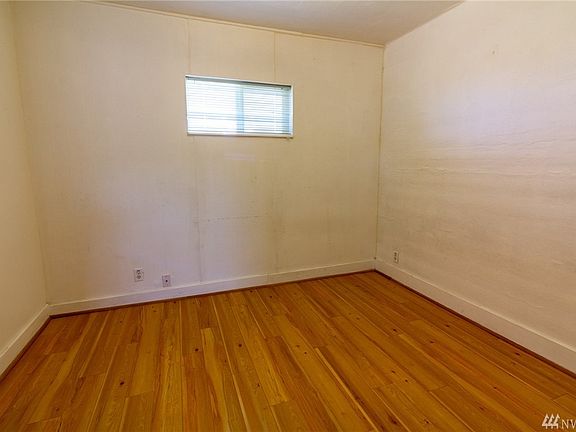 5th image of 1526 W 5th St