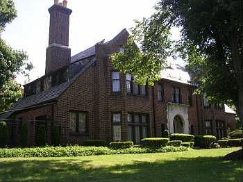 3rd image of 155 Depew Ave
