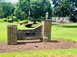 127 Black Point Rd APT 37, Niantic, CT 06357