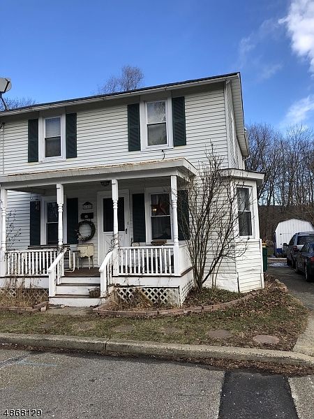 2nd image of 125 Water St