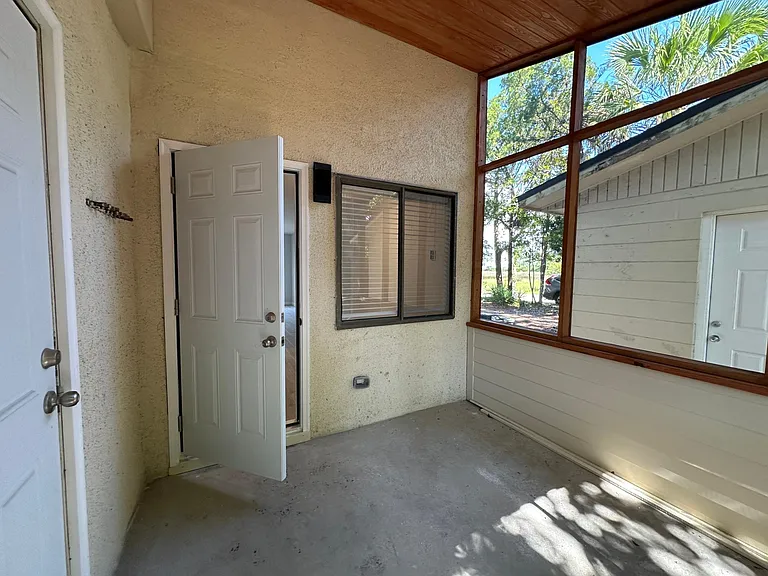 2531 Waters Edge Dr — Photo 24