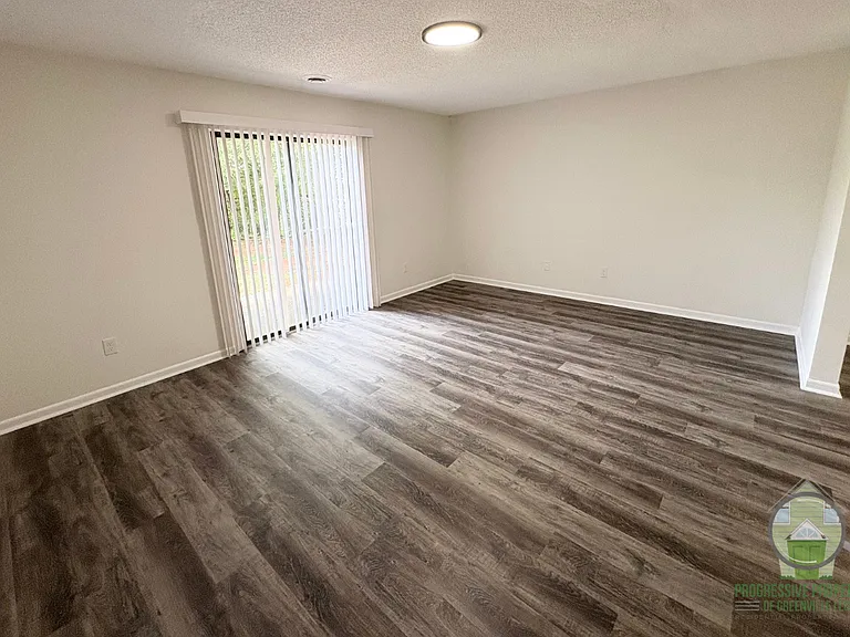 1216 N Main St #B8 — Photo 4