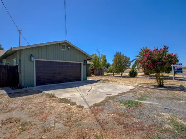 9073 Latham Dr, Planada, CA 95365