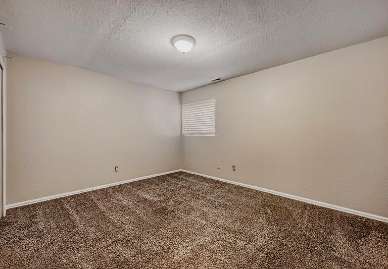 8420 Ilex Dr — Photo 11