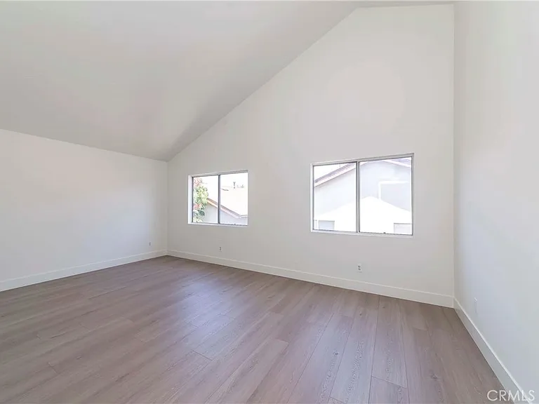 1361 Abraham Ter — Photo 27