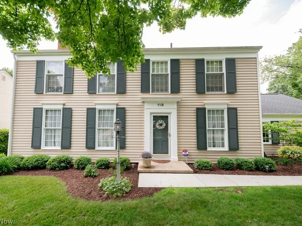 118 Parmelee Dr, Hudson, OH 44236