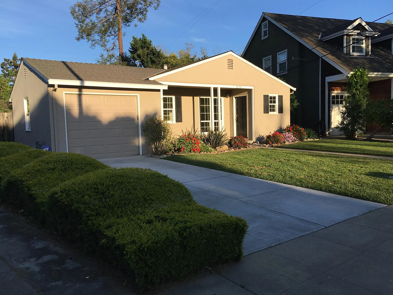2132 Ardis Dr photo 1