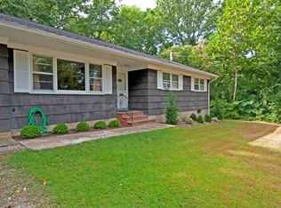14 Poplar Pl, Cold Spring Harbor, NY 11724