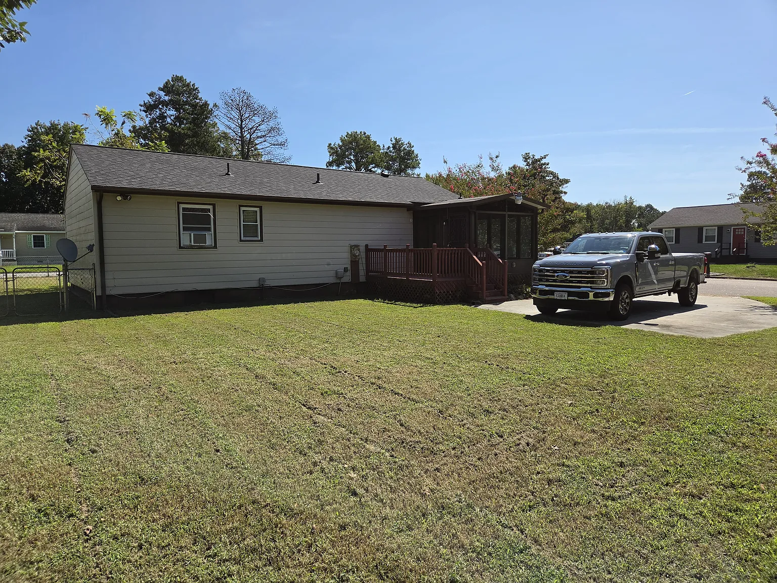 3 bed, 1056 sqft, $1,880 — Photo 2