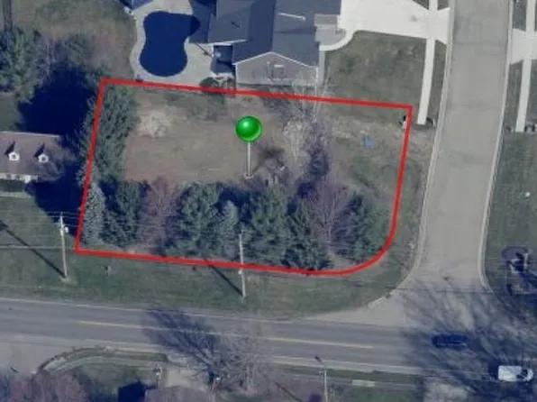 Brookridge Ave, Louisville, OH 44641