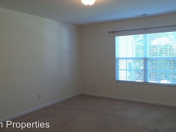 5th image of 634 Cairn Cir