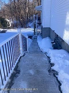 5th image of 122 Vineyard Avenue