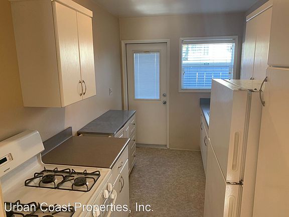 4th image of 3016 Beech St