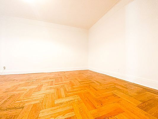 4th image of 28-40 34th St #1C