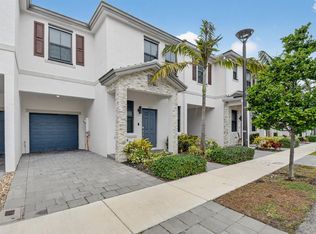 523 SW 19th Ter, Fort Lauderdale, FL 33312