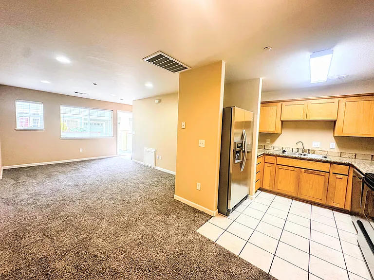732 Normal Ave — Photo 6