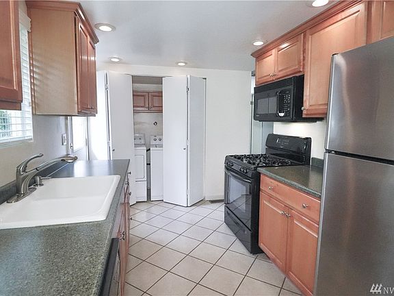 3rd image of 15837 199th Ave NE