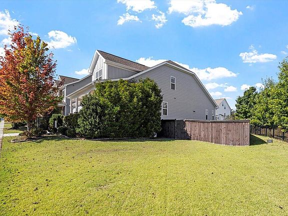 5th image of 42 Juneberry Dr