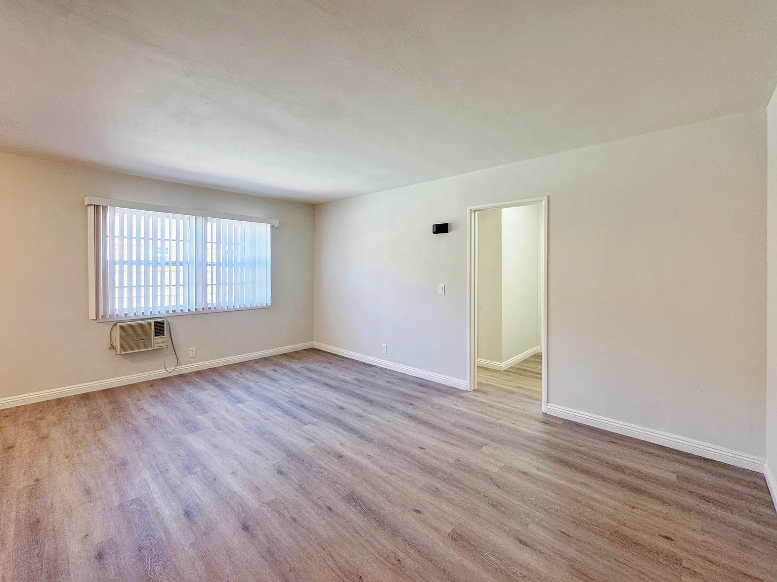 1 bed, 725 sqft, $2,245 — Photo 3