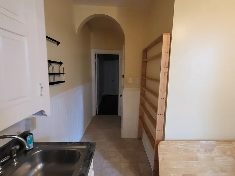 249 E New St #1 — Photo 1
