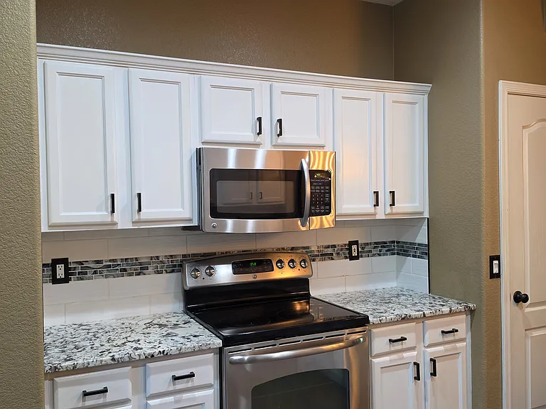 12513 W Adams St — Photo 4