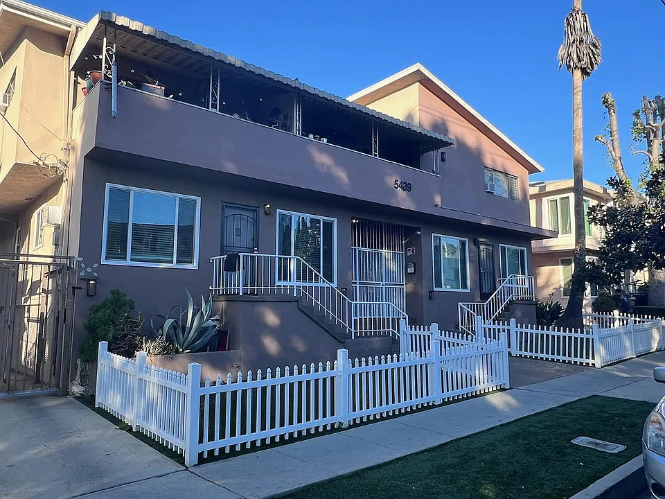 5439 Russell Ave #6