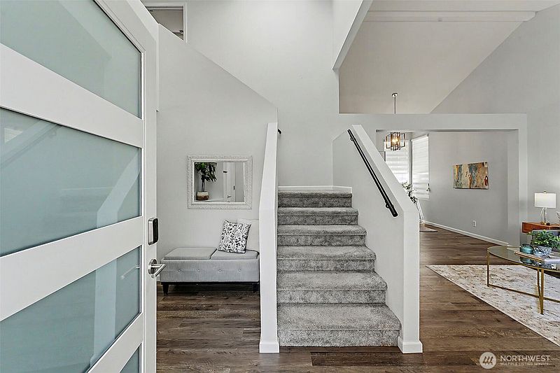 3rd image of 7501 39th Avenue SE