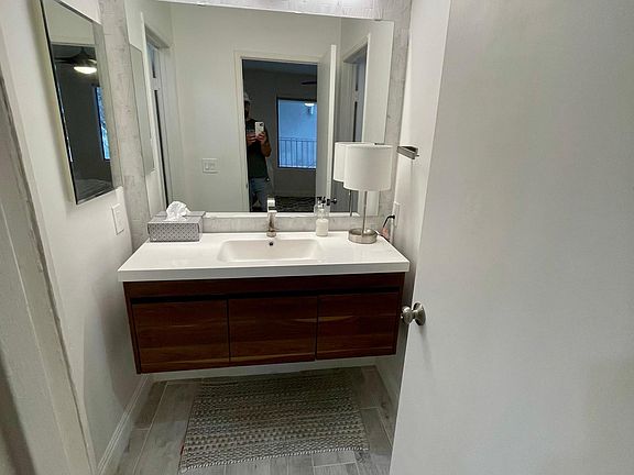 5th image of 1251 Parker Pl Unit 2L