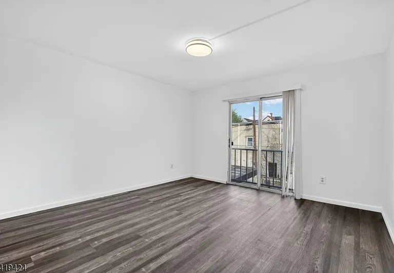 485 Broadway #11 — Photo 9