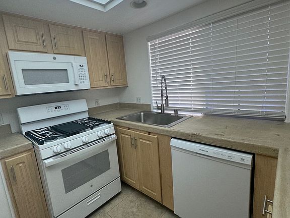 5th image of 33015 Date Palm Dr #5