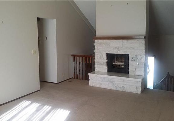 3rd image of 3406 S 162nd Cir