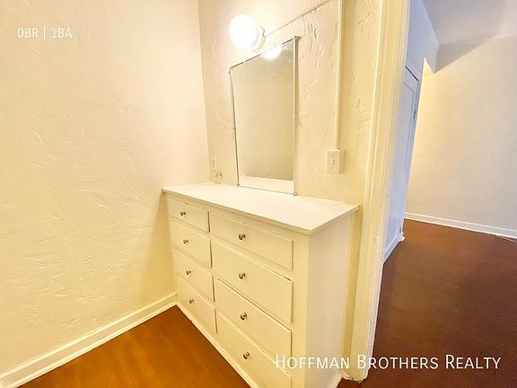4th image of 842 S Hobart Blvd #415
