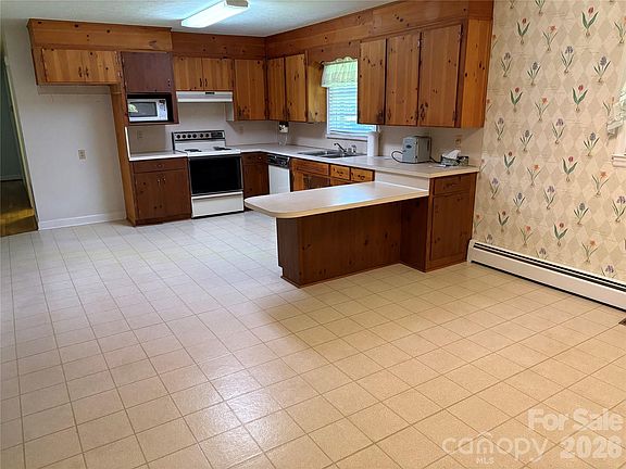 2nd image of 2841 Emory Rd