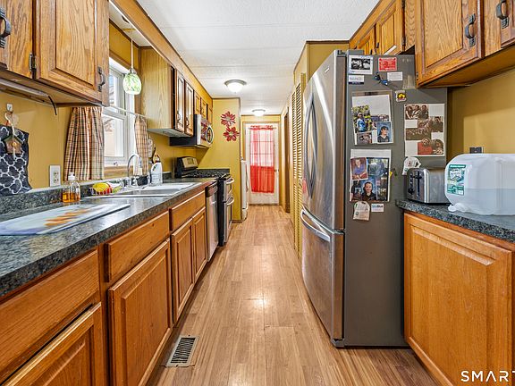 5th image of 8 Redstone Street