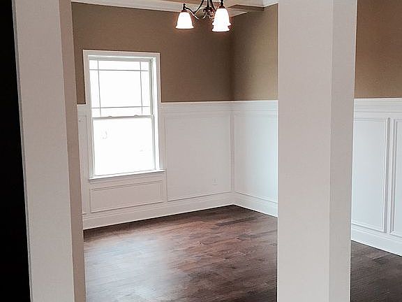 3rd image of 1109 Henry Place Blvd