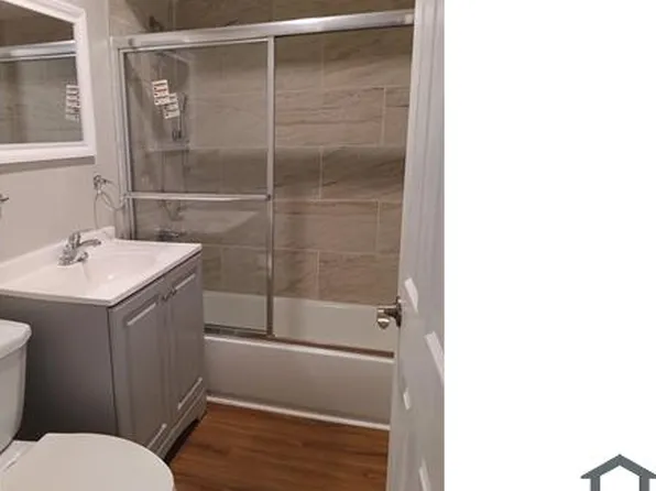 18534 Wildwood Ave APT 2E, Lansing, IL 60438