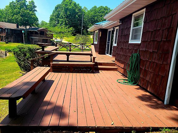 DECKS