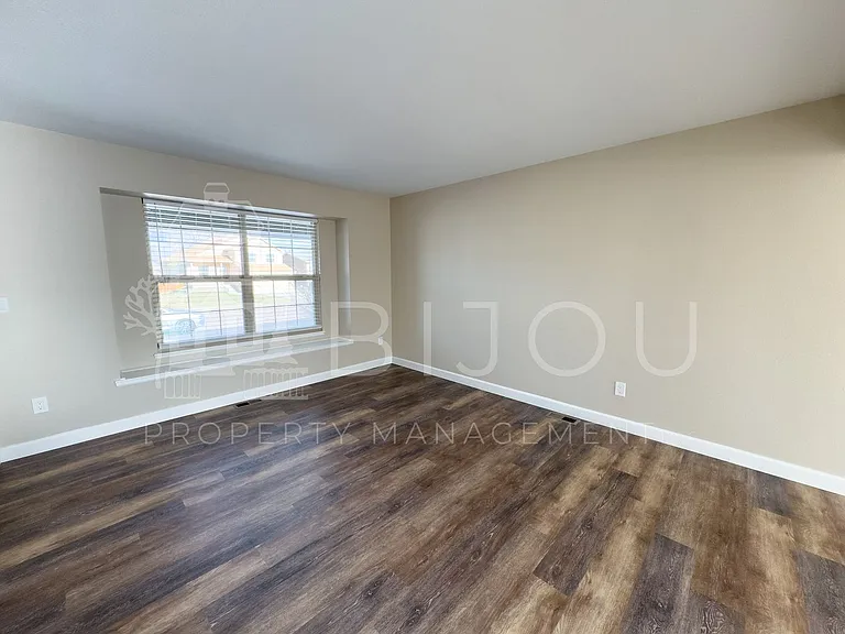 1461 Grass Valley Dr — Photo 12