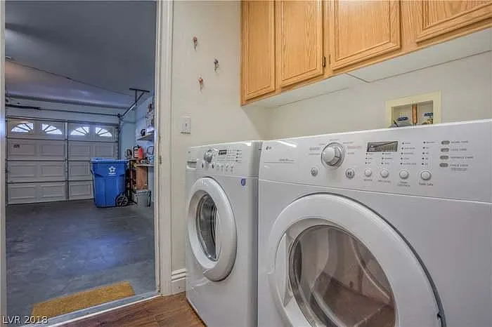 9875 Pioneer Ave — Photo 7