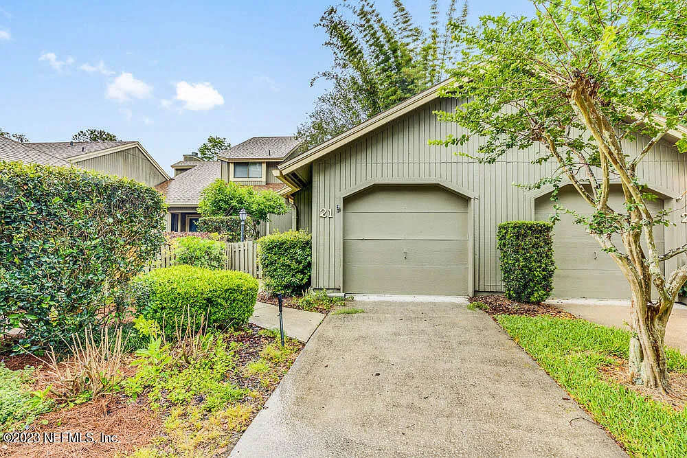 3 bed, 2.5 bath, 1551 sqft, $3,600 — Photo 1