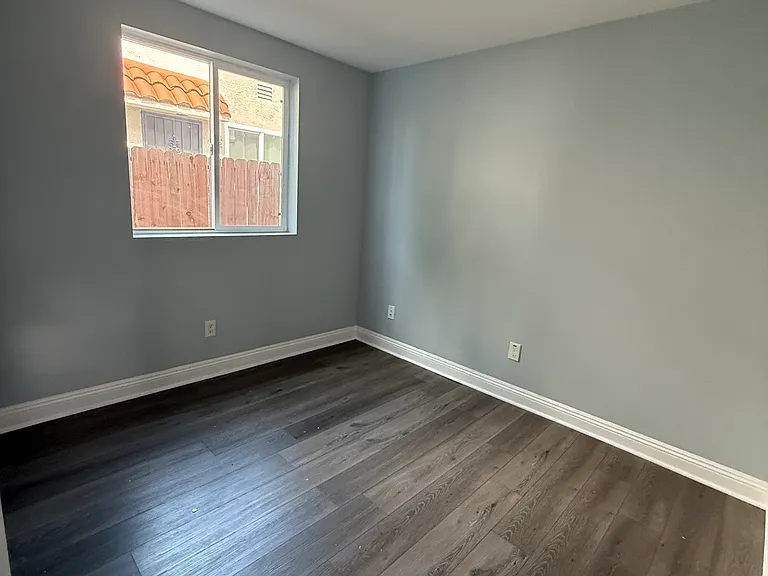 1729 W 84th Pl — Photo 10