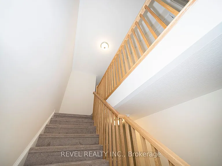 31 Wakeling Dr — Photo 14
