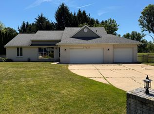 22401 Happy Dr, Cassopolis, MI 49031