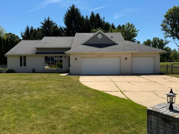 22401 Happy Dr, Cassopolis, MI 49031