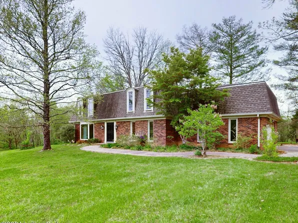 5700 Fible Ln, Crestwood, KY 40014