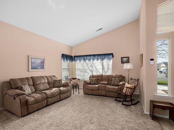 5th image of 3295 Fountain Plaza Court