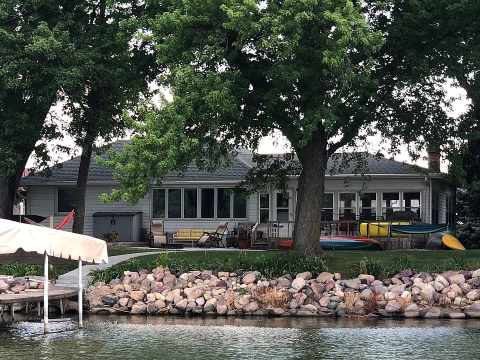 1st image of 239 Crescent Park Dr