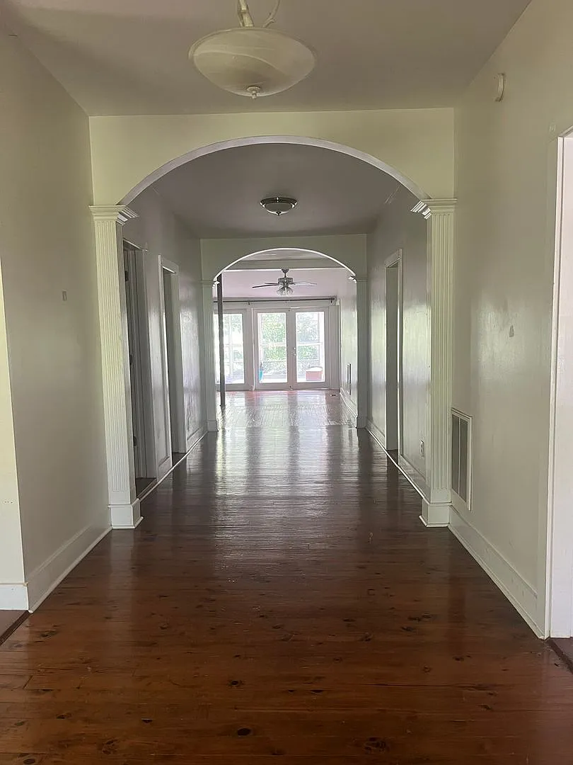2 bed, 2.0 bath, 1800 sqft, $1,695 — Photo 2