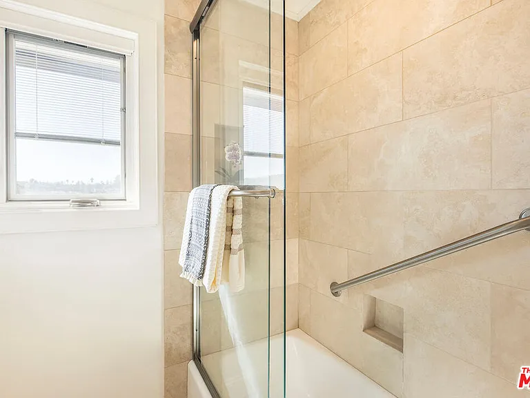 17108 Oak View Dr — Photo 25