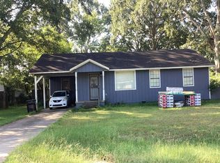 7 Crest Dr, Montgomery, AL 36108